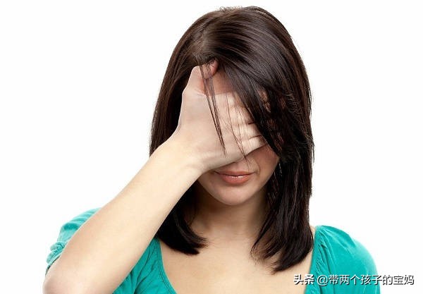 大母羊产后乳房有个硬块怎么回事,产后乳房有硬块挂乳腺科还是妇科