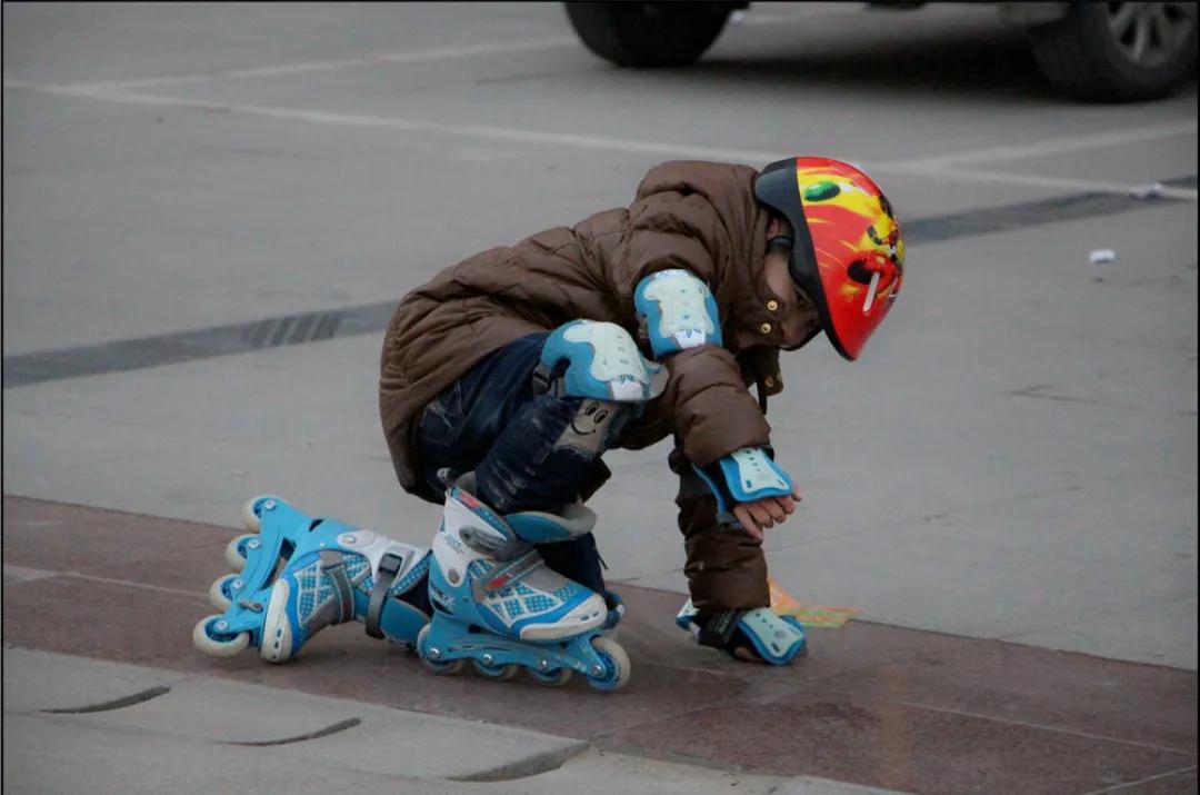 慢里乾坤大，快人多不知