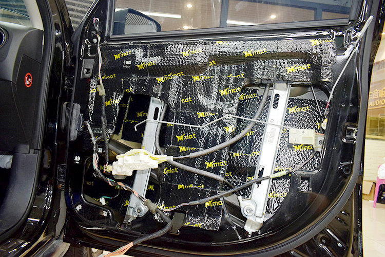 佛山首指-大能汽车隔音，吉普汽车隔音改装大能、大麦隔音除异味