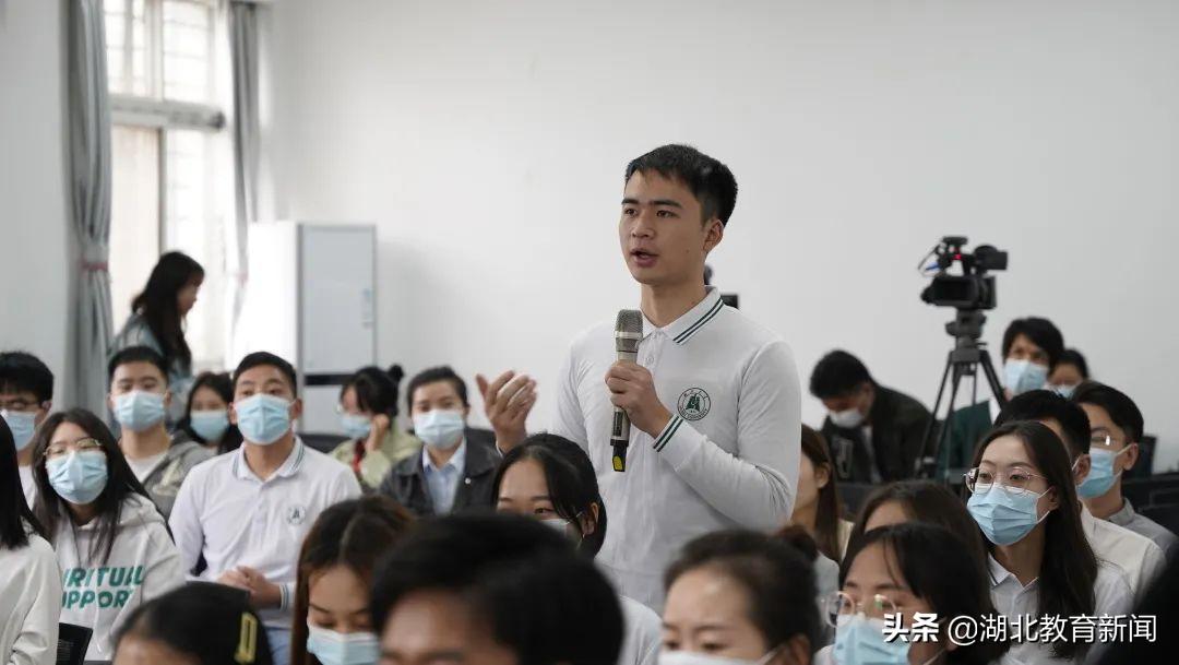 人间有百味!80后全能社区书记将烟火气带进思政课堂