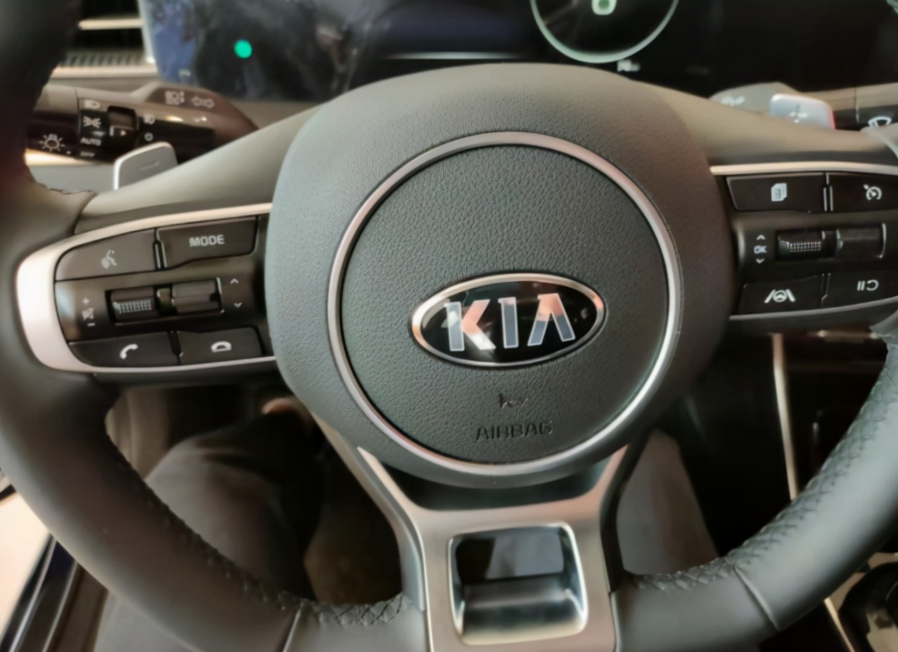 刚提20款K5凯酷尊贵科技版,20款起亚k5凯酷1.6t二手车