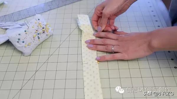 如何用旧衣服做发饰,旧衣服做蝴蝶结发饰