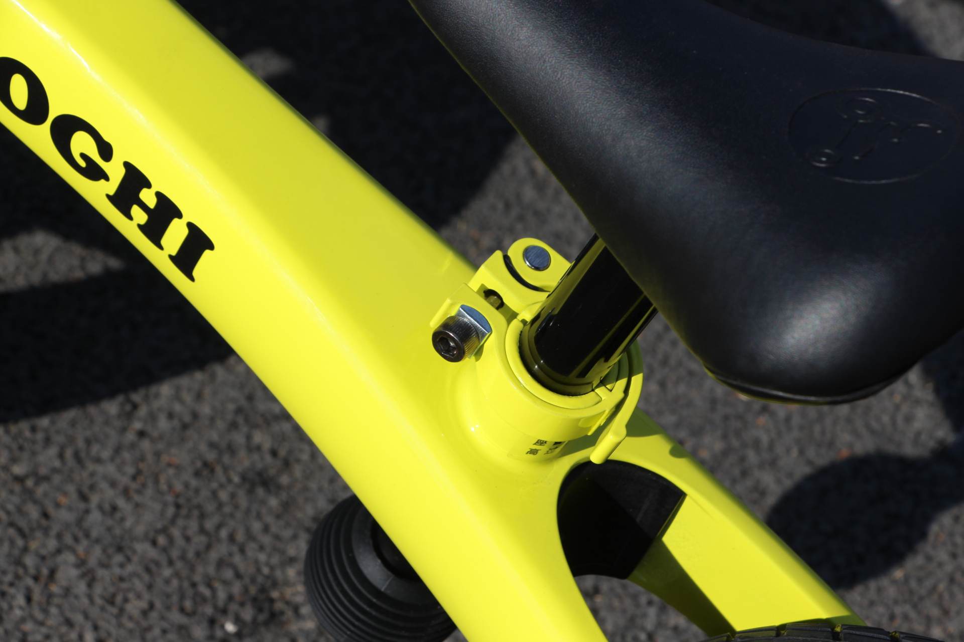 萌娃骑平衡车的视频,萌娃运动平衡车