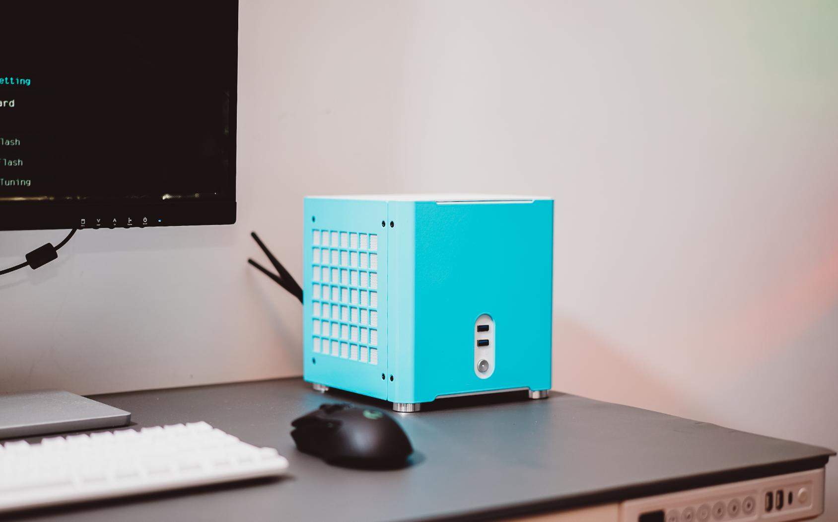 itx装机配置单一小机箱也有大心脏,itx支持3.5寸硬盘