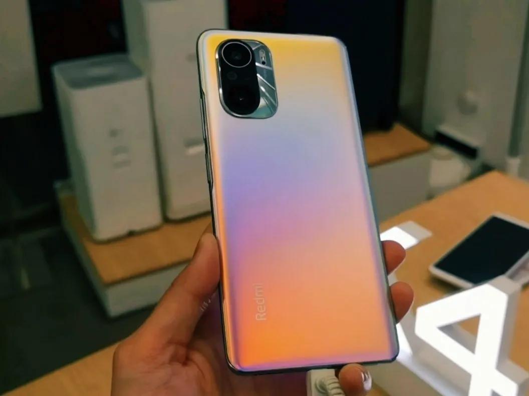 手机偶尔边充边玩影响大不大,手机一直边充边玩有危害吗