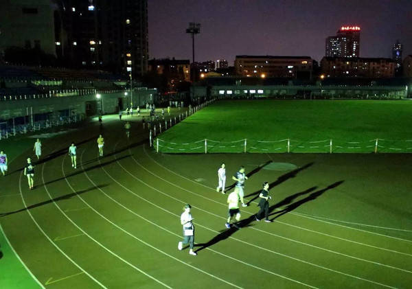 杭州亚运足球场地,杭州有没有标准的足球场