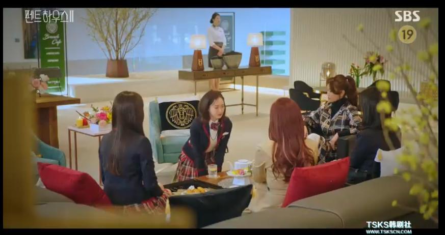 顶楼2中露娜有可能复活么,顶楼2露娜被推下楼