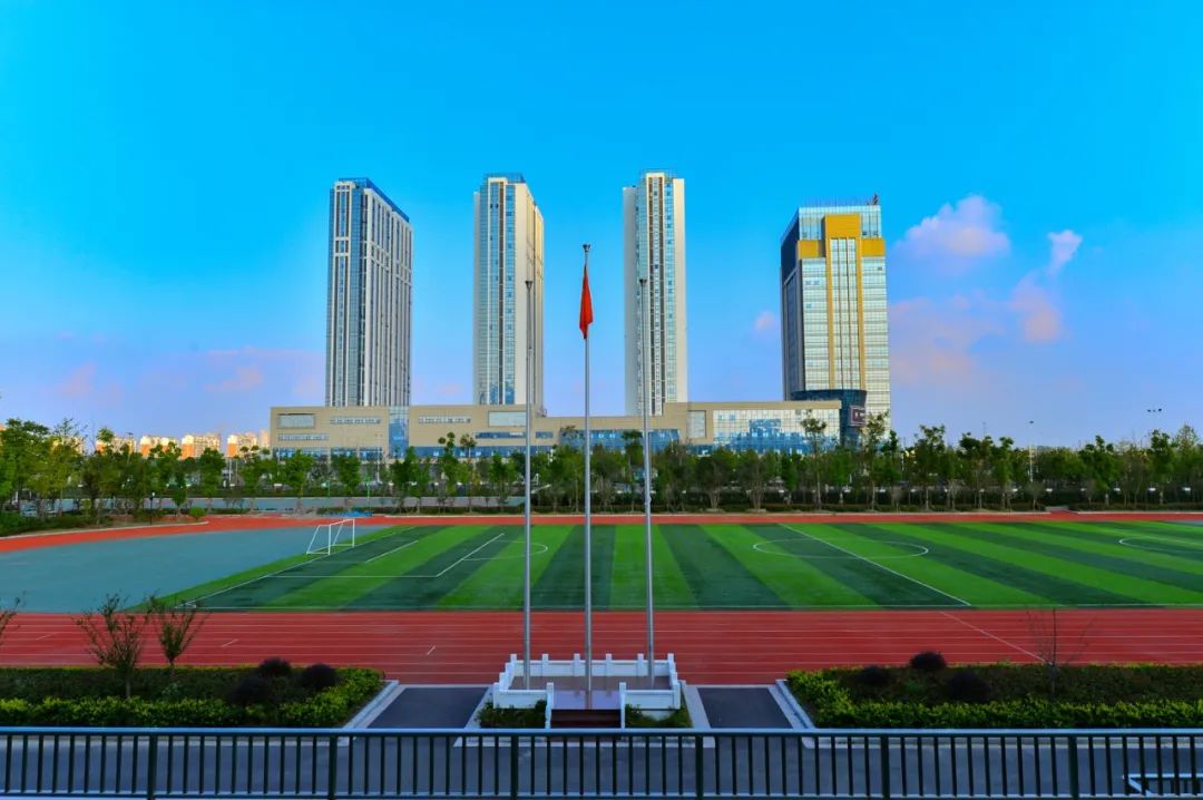 江苏南通八一中学官网,南通市八一中学升学率