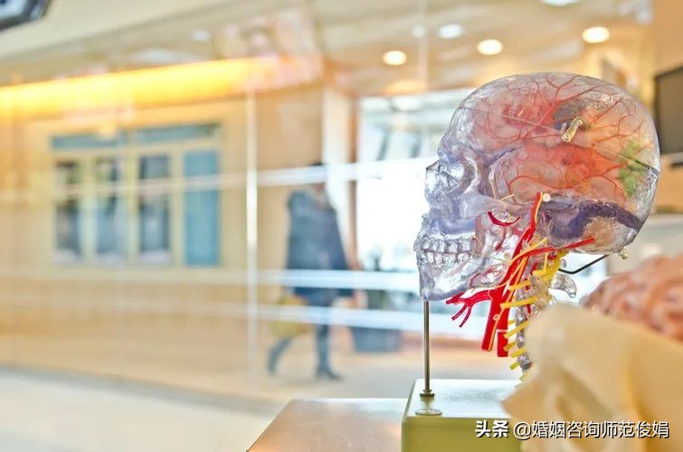 当你觉得婚姻没有安全感怎么办,婚姻中没有安全感总觉得对方出轨