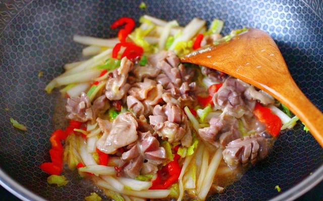 鸡胗肉丝大白菜,鸡胗炖大白菜怎么做