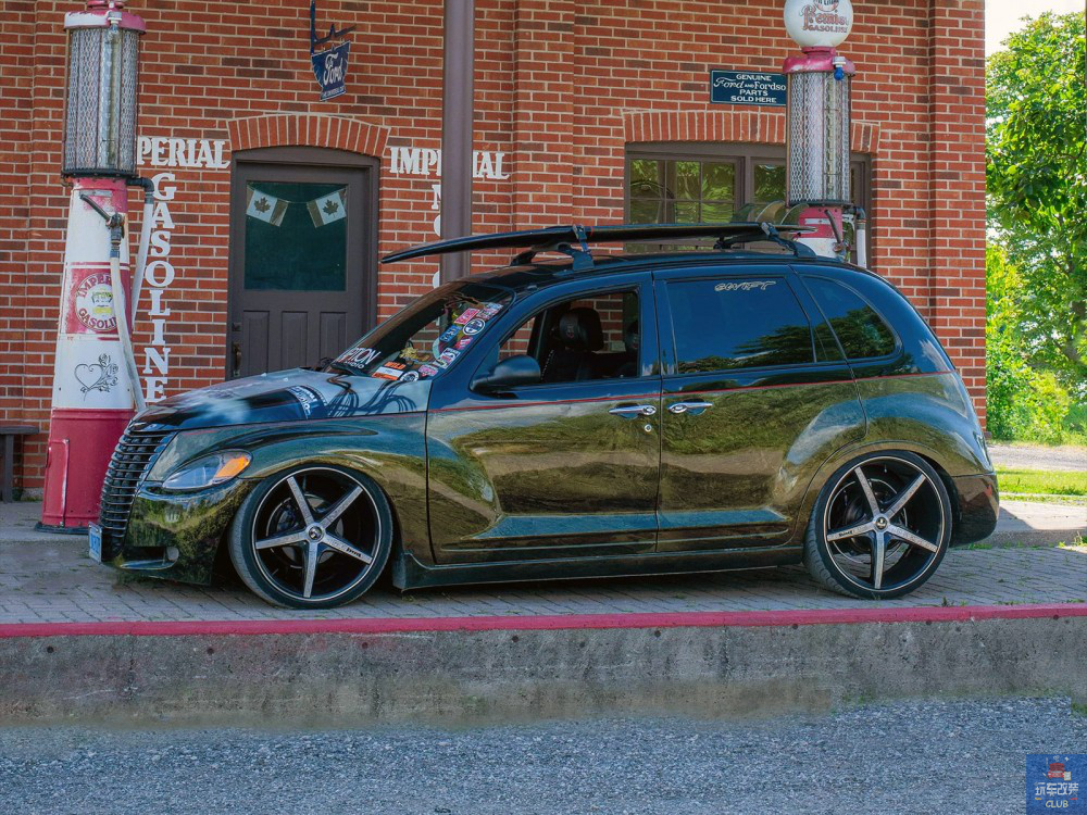 改装“剪刀门”的克莱斯勒PT漫步者,由丑变帅的蜕变过程