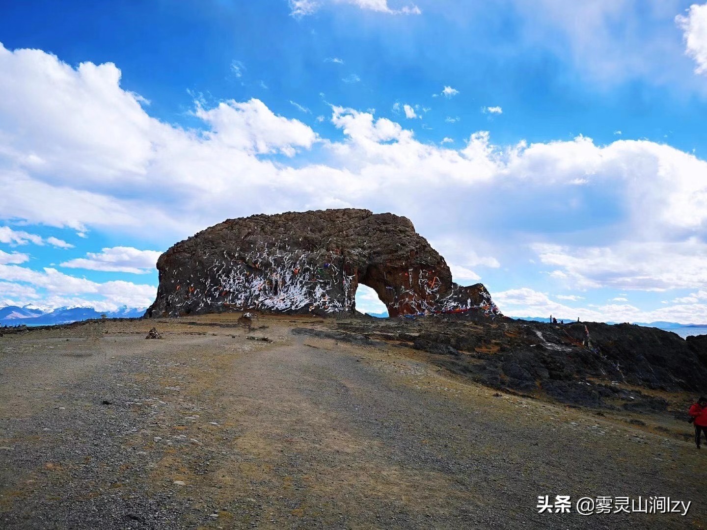 蓝天白云下的雪域高原布达拉宫,蓝天之下日光之城简介