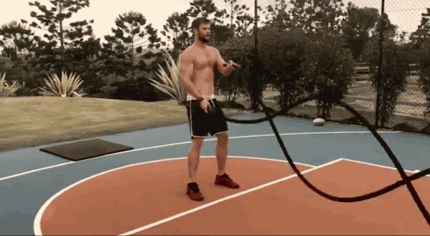 雷神锤哥真实身材,雷神锤哥身材照片