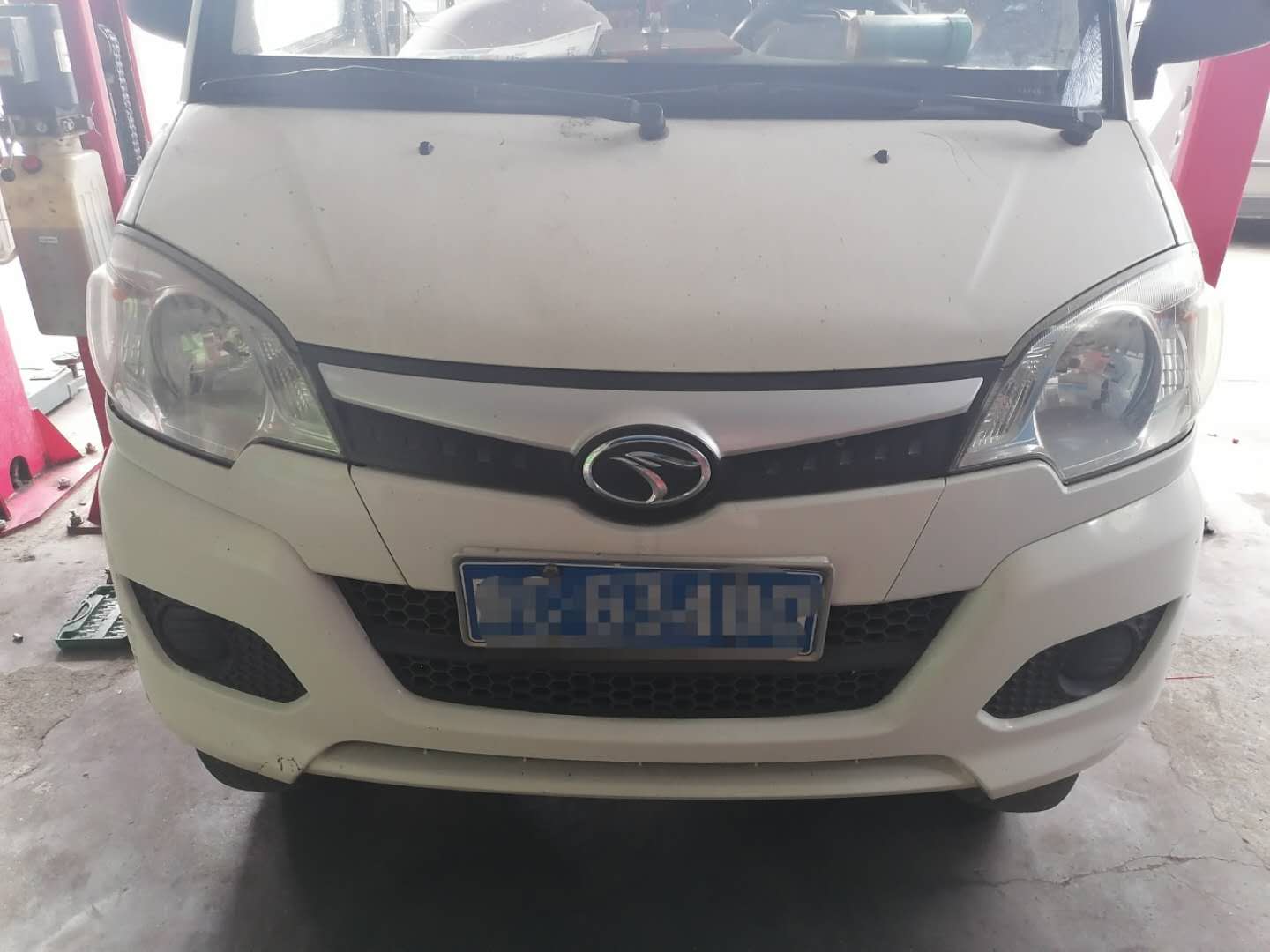 凸轮轴瓦盖不上油,凸轮轴瓦盖上紧转不动