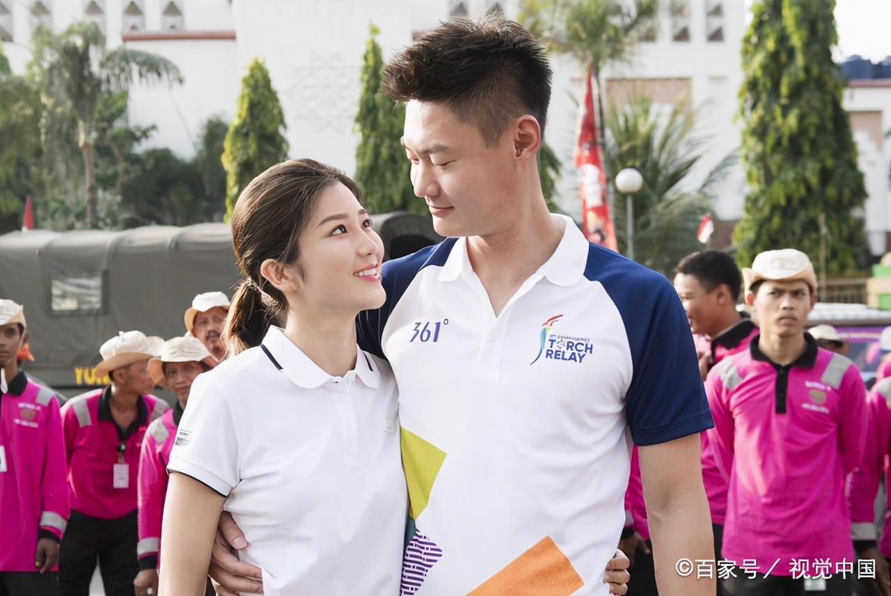 美女主播爆运动员丈夫孕期家暴还被拔指甲，男方甩锅激素太无语