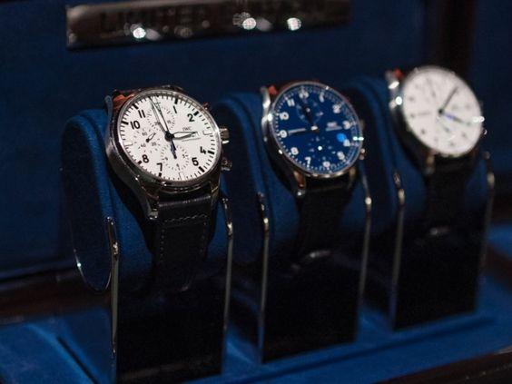 瑞士联合德国截获38吨广州“劳力士”当众碾压无视我国禁令怒了