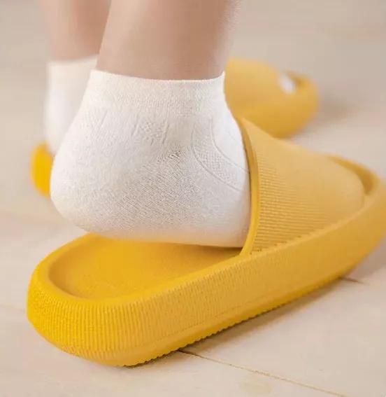 走在“云端上”的拖鞋，震撼脚丫的棉花级触感，一秒解压超柔软