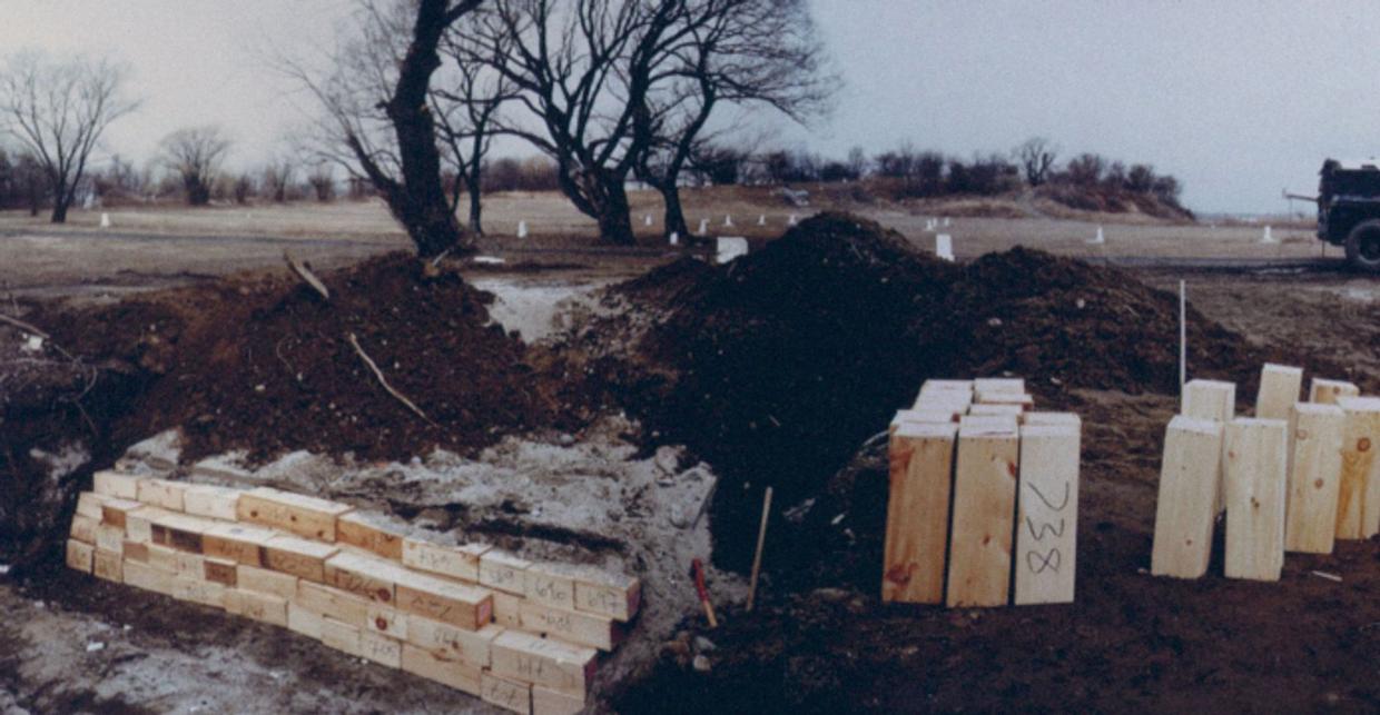 尸体堆积!纽约650名新冠死者无法入土,躺卡车8个月到腐烂