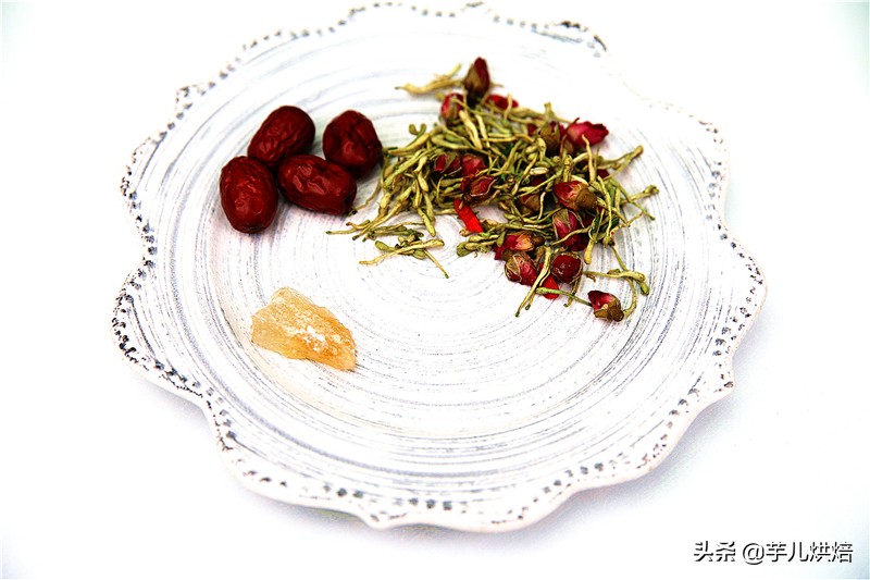 什么花茶煮着好喝又满屋茶香,夏日自制茉莉花茶茶饮