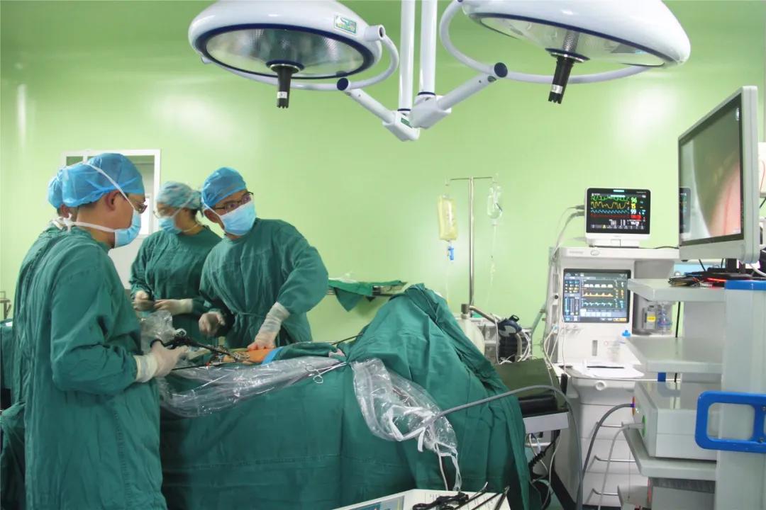 腹腔镜下肝左叶切除术顺利完成,腹腔镜下肝切除适应症