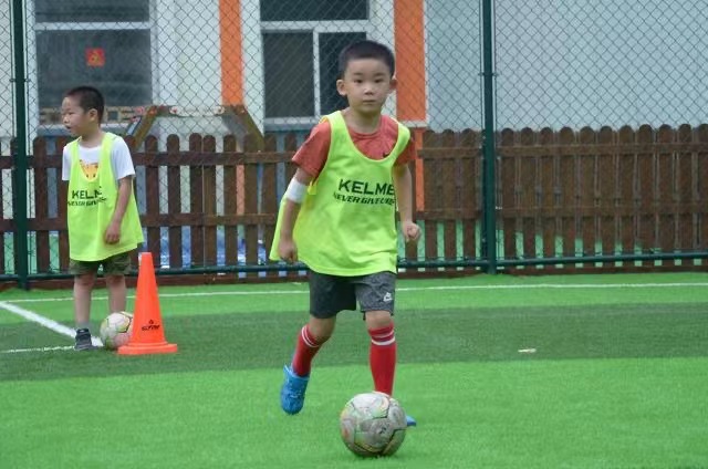 热爱踢球却踢不好,踢球是为了什么