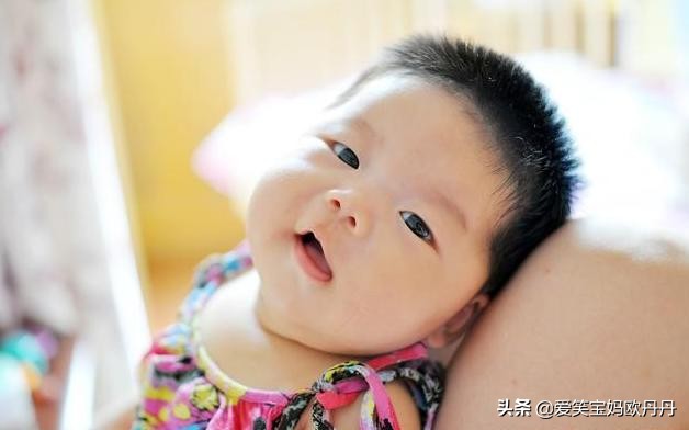 眼屎糊住眼睛睁不开小孩,宝宝眼屎多眼睛睁不开怎么擦掉