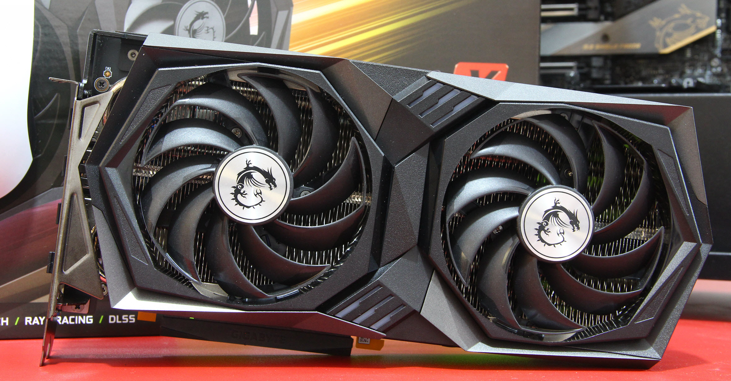 黄大大说了,一年内没显卡玩,吓得我没顶住,剁了一头恶龙