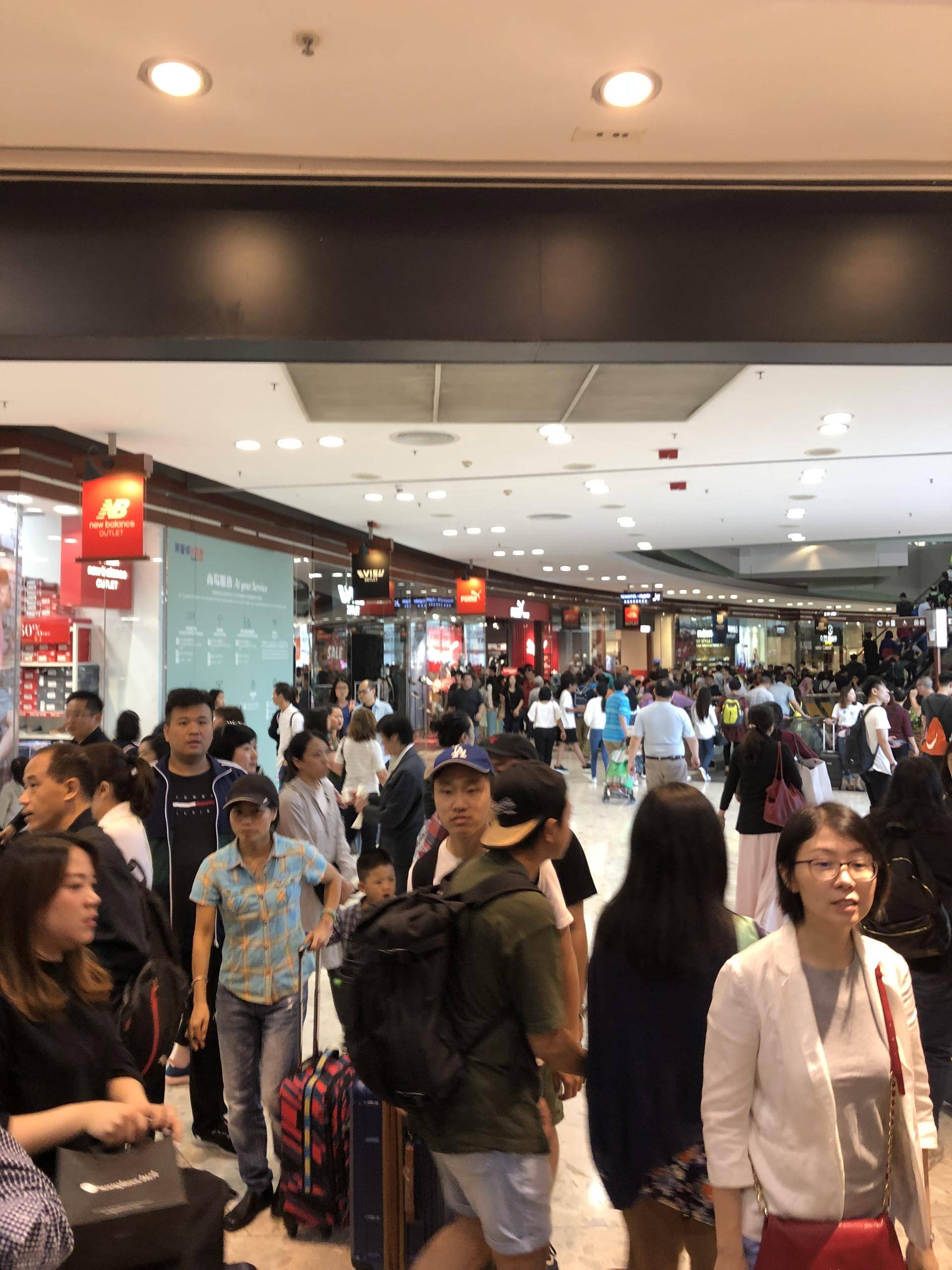 香港奢侈品品牌折扣店1-3折,香港奢侈品批发折扣店推荐