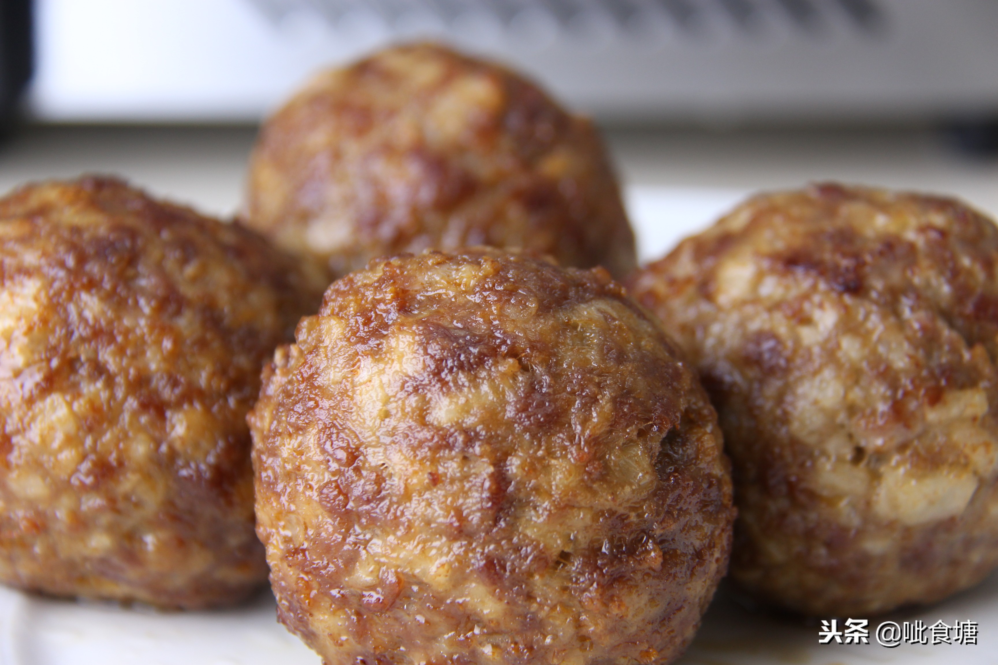 正宗红烧狮子头四喜丸子开袋即食,四喜丸子和红烧狮子头不一样