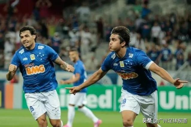 广州恒大巴甲mvp,训练服秀