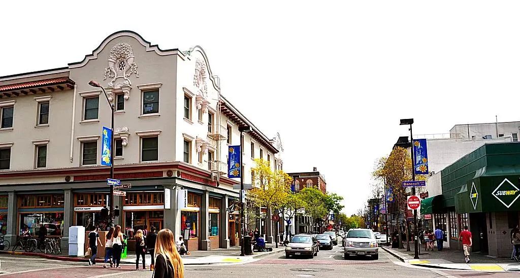 孩子去美国留学，排名前十的美国大学城你知道吗？