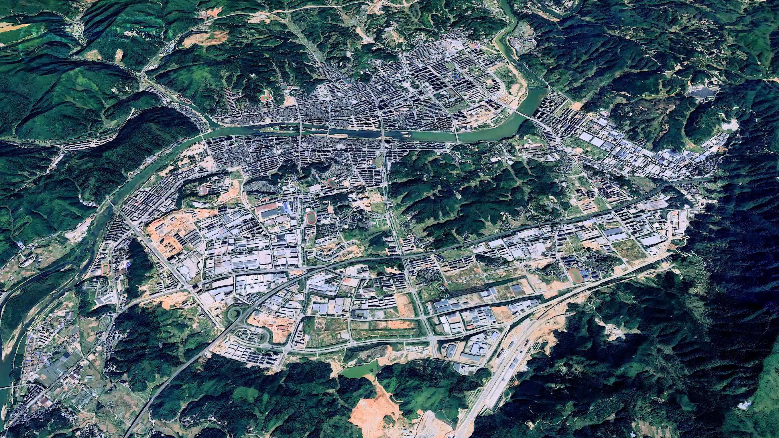 龙泉的青瓷宝剑有名气,为什么龙泉盛产宝剑