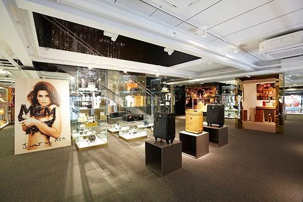 从濒临倒闭到年营收25亿,从濒临倒闭到市值266亿