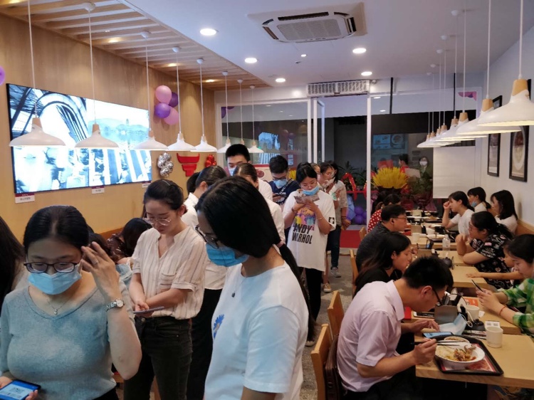 加盟快餐牛排,投资加盟汉堡连锁价格