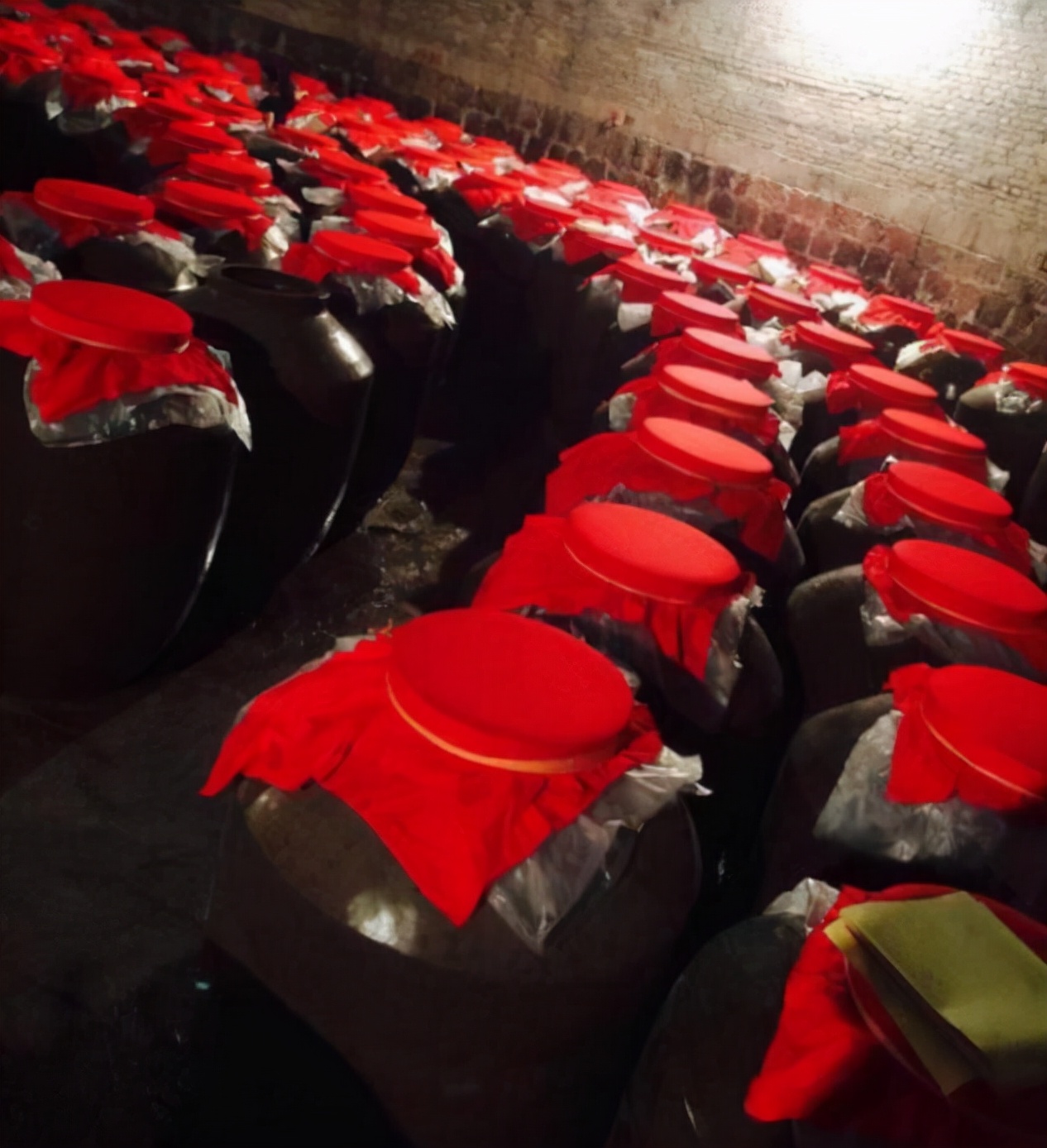 赖茅酒的赖永初与赖贵初是兄弟吗,赖茅与茅台创始人关系