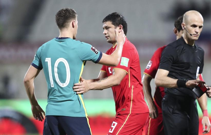 中澳之战国足力争12强赛开门红,直击国足12强赛备战澳大利亚