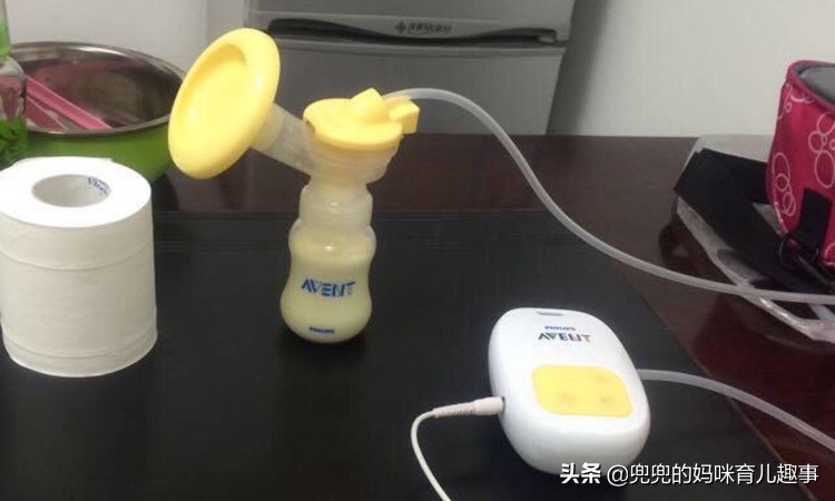 给宝宝喂奶喂成“大小胸”？教你一招搞定它！试过的人都说管用