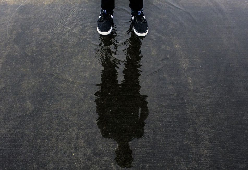 炒鞋App被央行警示风险蚂蚁花呗为毒提供支付服务