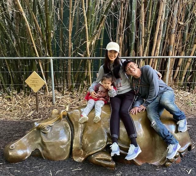 陈冠希帅气照片,陈冠希和爱妻恩爱合照