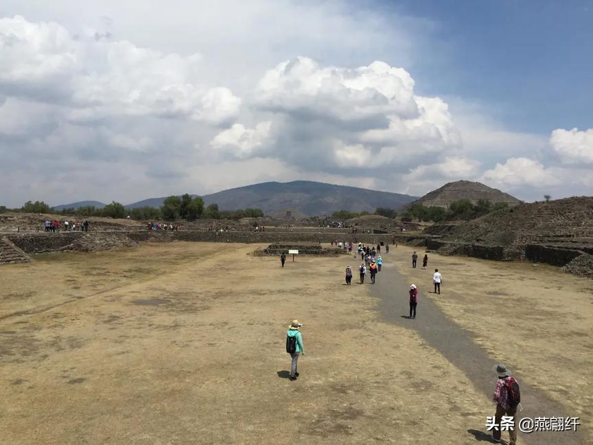 “踏迹古文明、晓看日月辉”— 除夕墨西哥金字塔一日游记