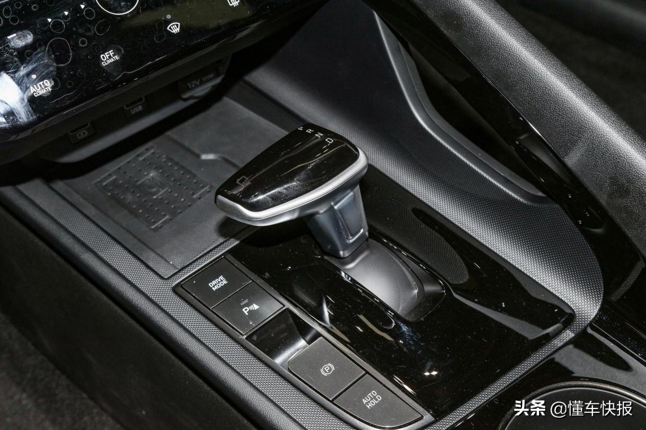 第七代伊兰特和全新伊兰特区别,第六代伊兰特对比第七代伊兰特