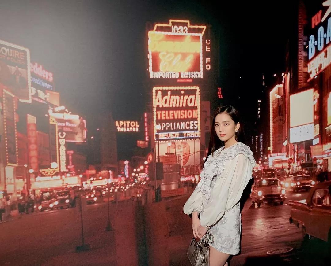 迪奥为什么对金智秀那么好,迪奥大使金智秀