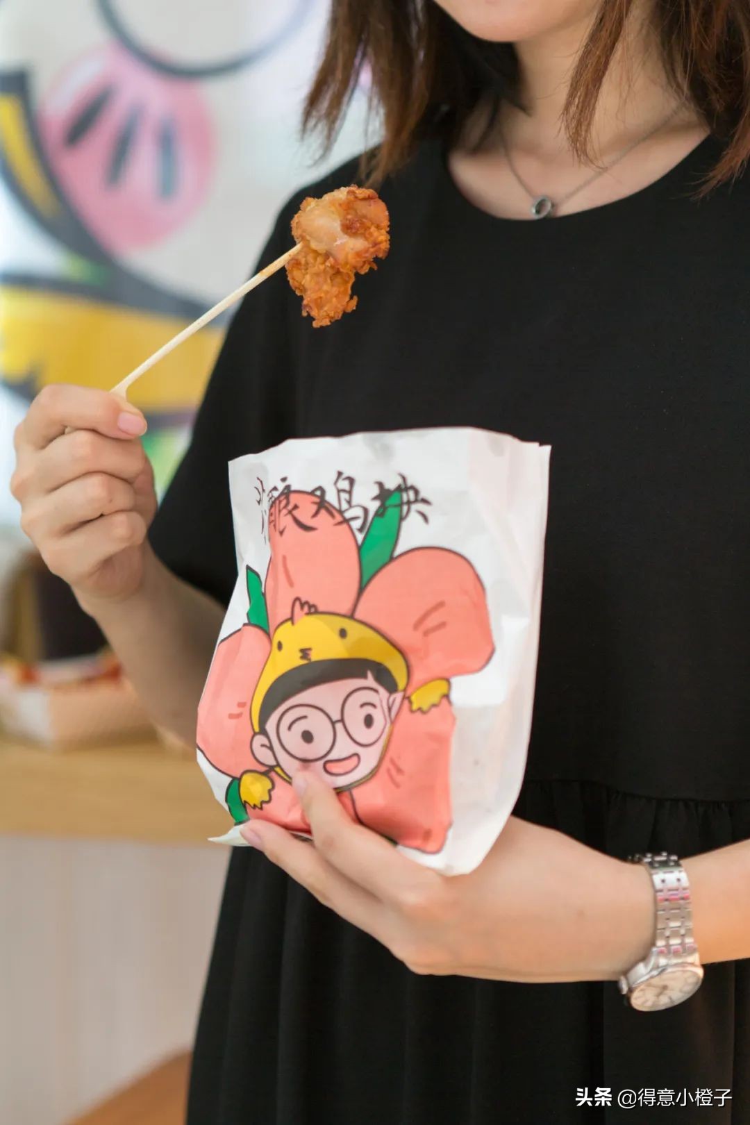 一来就火!哥老官、颜如晶炸鸡店再现排队名场面,亲测...