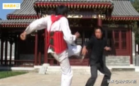 转身扫腿的正确踢法,转身后摆腿实战运用