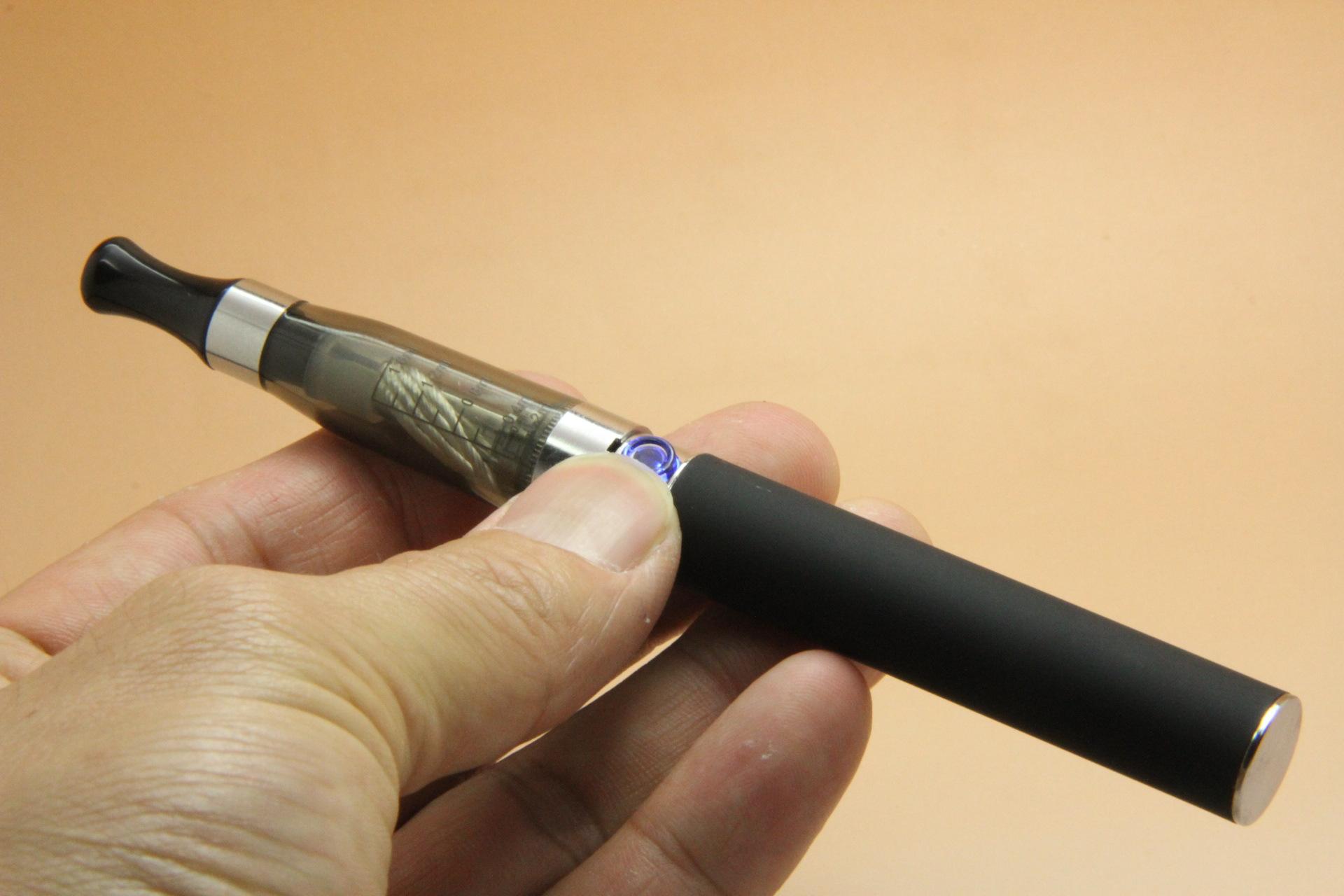 用烟戒烟的危害,抽烟可以用电子烟戒掉么