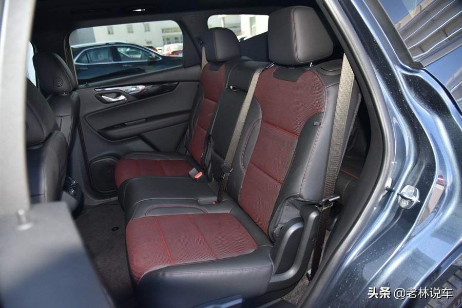 雪佛兰开拓者顶配四驱与次顶配,雪佛兰开拓者两驱低配深度测评