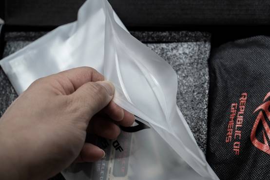 rogstrix雷鹰850g测评,rogstrix雷鹰550w