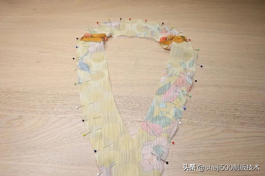 v领雪纺连衣裙领口大了怎么办,雪纺连衣裙领口大了怎么改小窍门