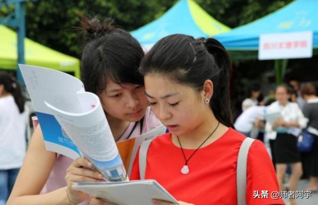 本科毕业就业月薪3万的六大专业,让985毕业生后悔的四大专业