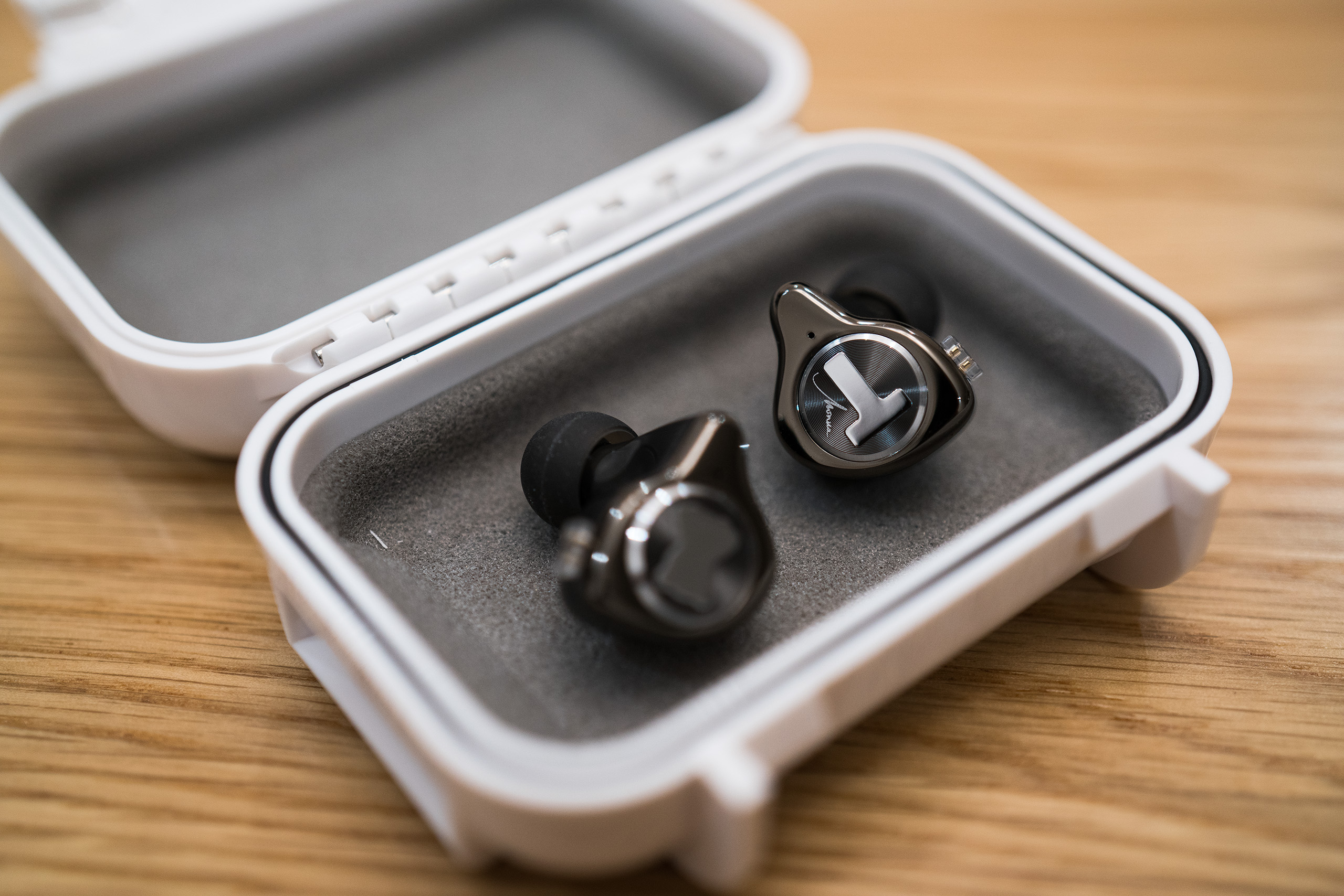 通透精致的平常心——TFZTXBEARMONICA动圈耳塞小评